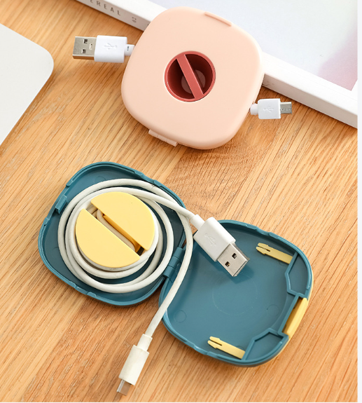 Футляр- намотка для USB и держатель для телефона